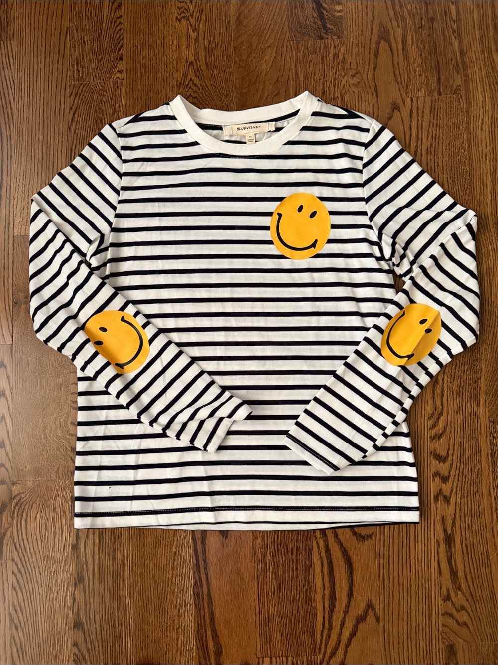 Blue Velvet smiley face LS striped tee medium